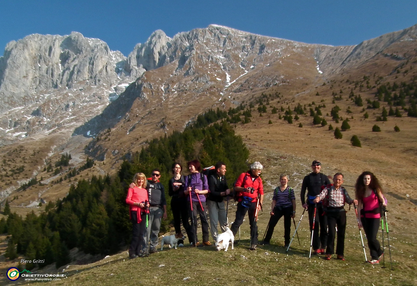 10 Siamo in 11 col fotografo Maurizio.JPG